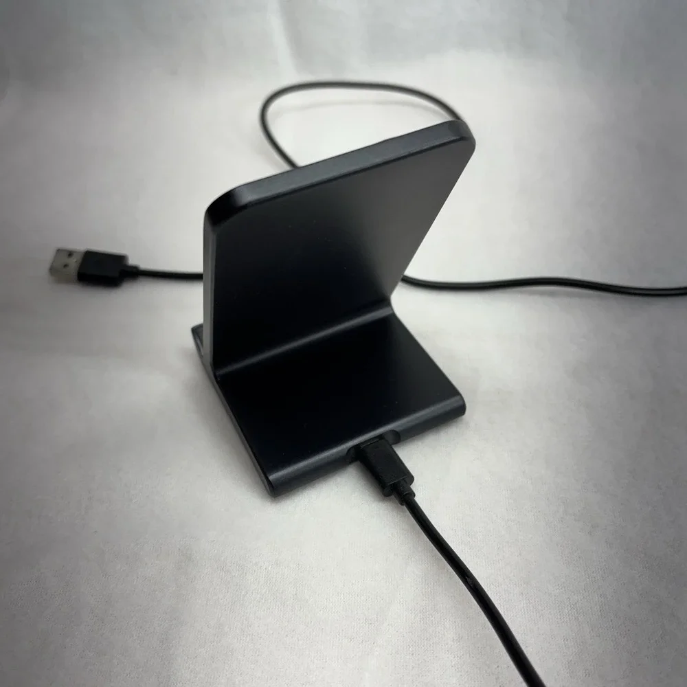 Vebach‎ Charging Stand Black